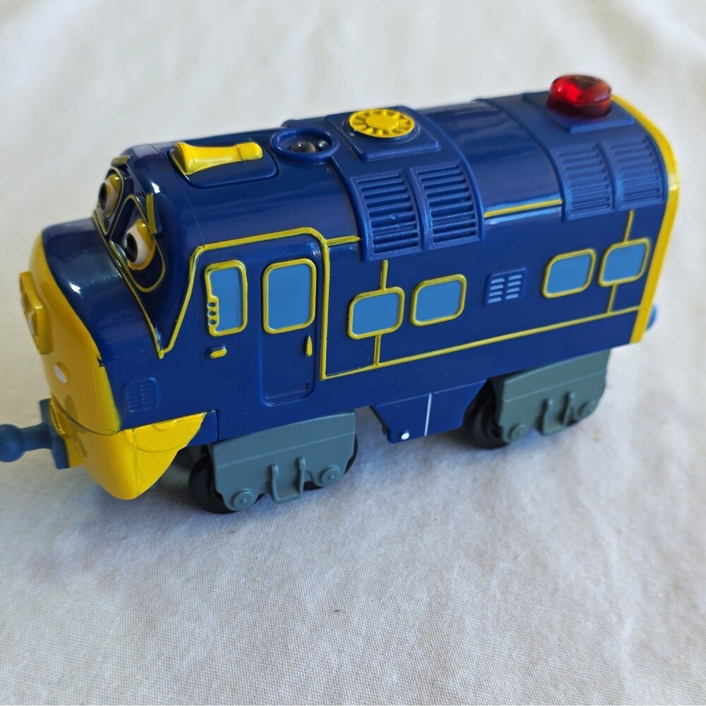 Chuggington Die-cast Blue/Yellow/Gray Plastic Locomotive Engine